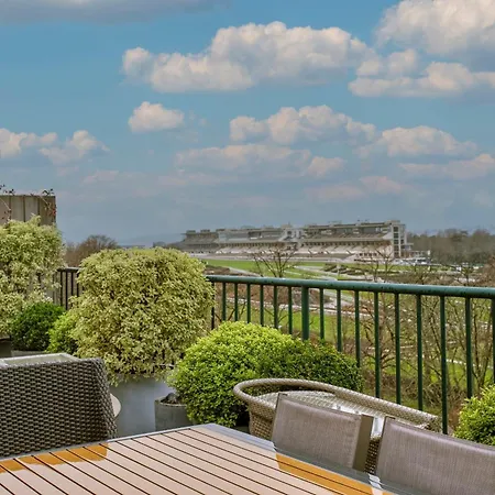 Apartment Duplex With A View Of The Hippodrome D'auteuil Paris